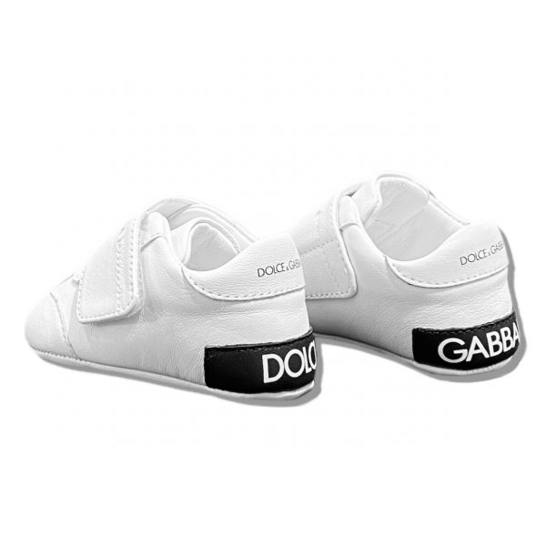 SNEAKER CLASSICA CON CHIUSURA A STRAPPO