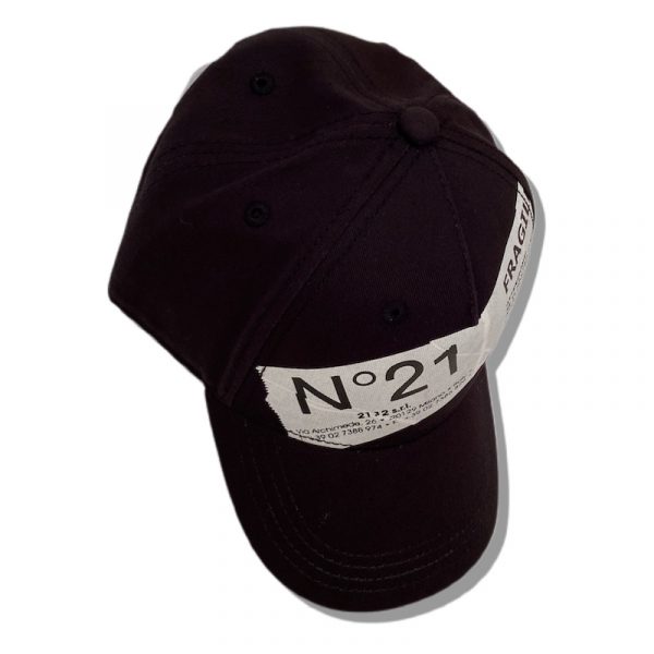 N 21 - Cappello nero bimbi
