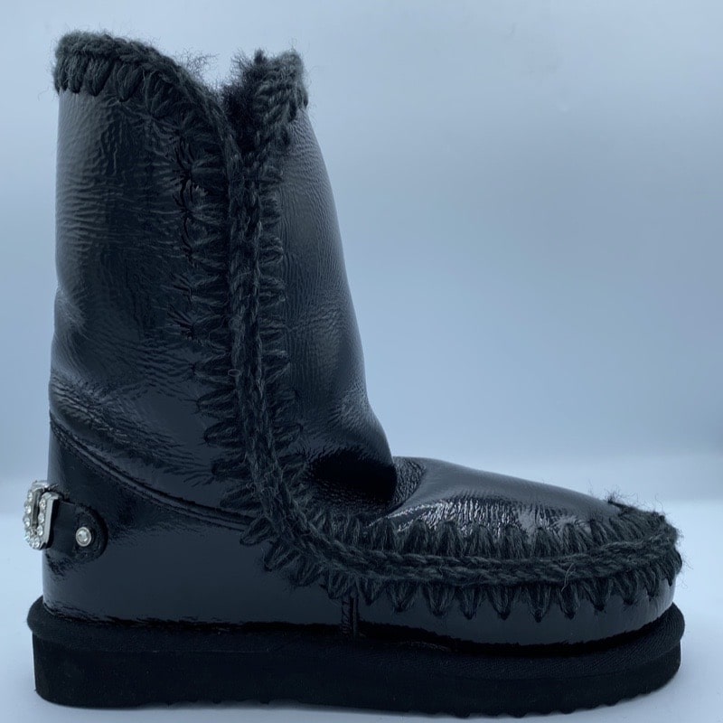 Mou - Eskimo boot - Nera Lucida